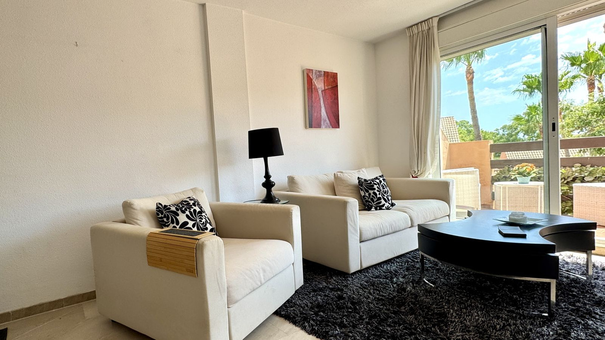 Se vende Apartamento Planta Media de 3 dormitorios en Costa Del Sol, Málaga, España
