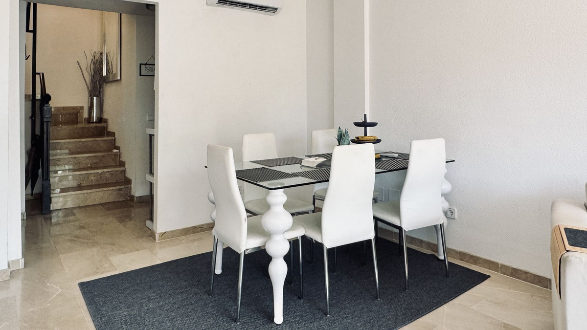 Se vende Apartamento Planta Media de 3 dormitorios en Costa Del Sol, Málaga, España