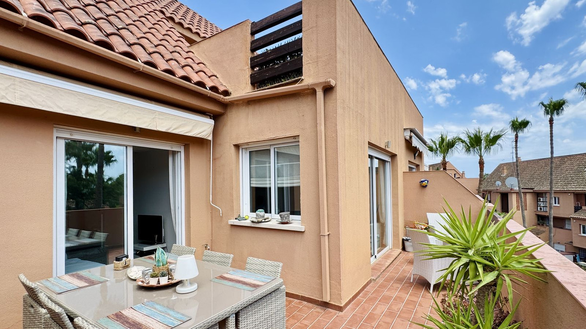 Se vende Apartamento Planta Media de 3 dormitorios en Costa Del Sol, Málaga, España