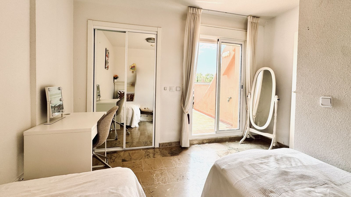 Se vende Apartamento Planta Media de 3 dormitorios en Costa Del Sol, Málaga, España
