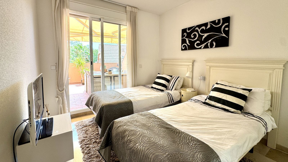 Se vende Apartamento Planta Media de 3 dormitorios en Costa Del Sol, Málaga, España