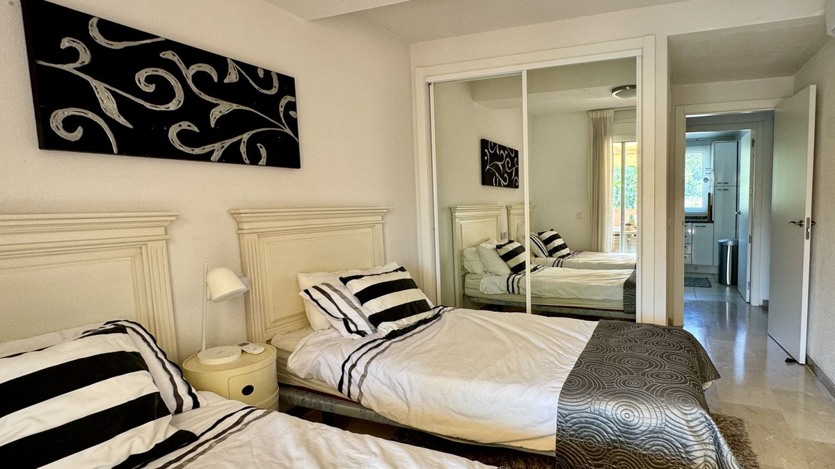 Se vende Apartamento Planta Media de 3 dormitorios en Costa Del Sol, Málaga, España