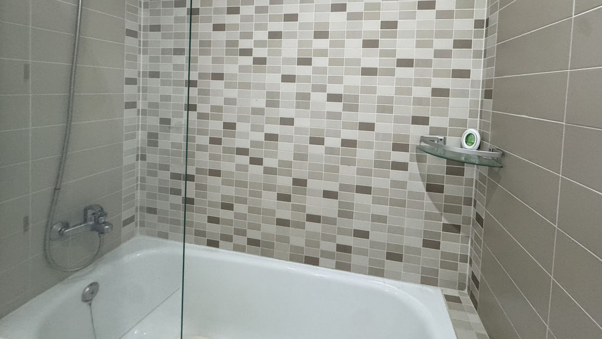 Se vende Apartamento Planta Media de 3 dormitorios en Costa Del Sol, Málaga, España
