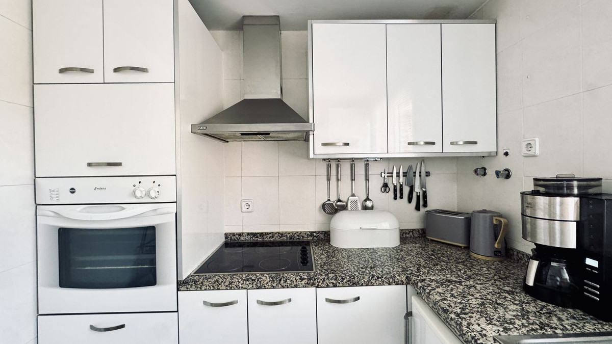 Se vende Apartamento Planta Media de 3 dormitorios en Costa Del Sol, Málaga, España