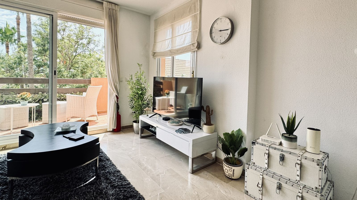 Se vende Apartamento Planta Media de 3 dormitorios en Costa Del Sol, Málaga, España