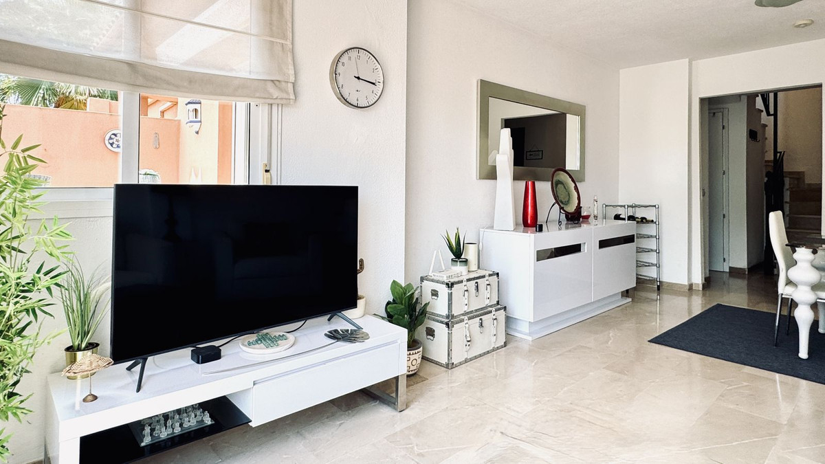 Se vende Apartamento Planta Media de 3 dormitorios en Costa Del Sol, Málaga, España