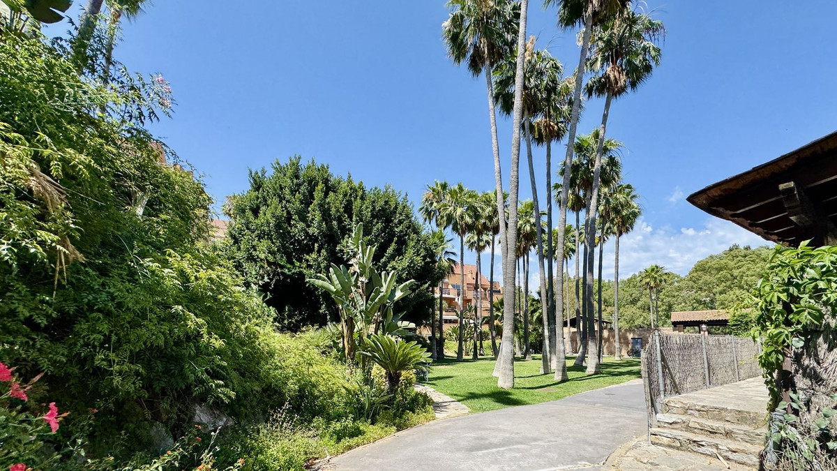 Se vende Apartamento Planta Media de 3 dormitorios en Costa Del Sol, Málaga, España