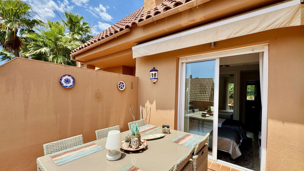Se vende Apartamento Planta Media de 3 dormitorios en Costa Del Sol, Málaga, España