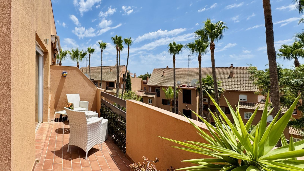 Se vende Apartamento Planta Media de 3 dormitorios en Costa Del Sol, Málaga, España