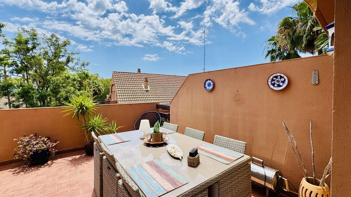 Se vende Apartamento Planta Media de 3 dormitorios en Costa Del Sol, Málaga, España