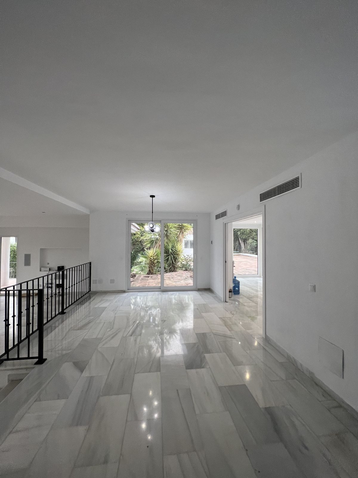 5 Bed Townhouse for sale in Nueva Andalucía Costa Del Sol, Málaga, Spain