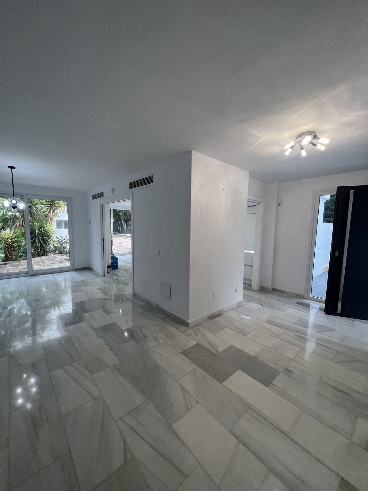 5 Bed Townhouse for sale in Nueva Andalucía Costa Del Sol, Málaga, Spain