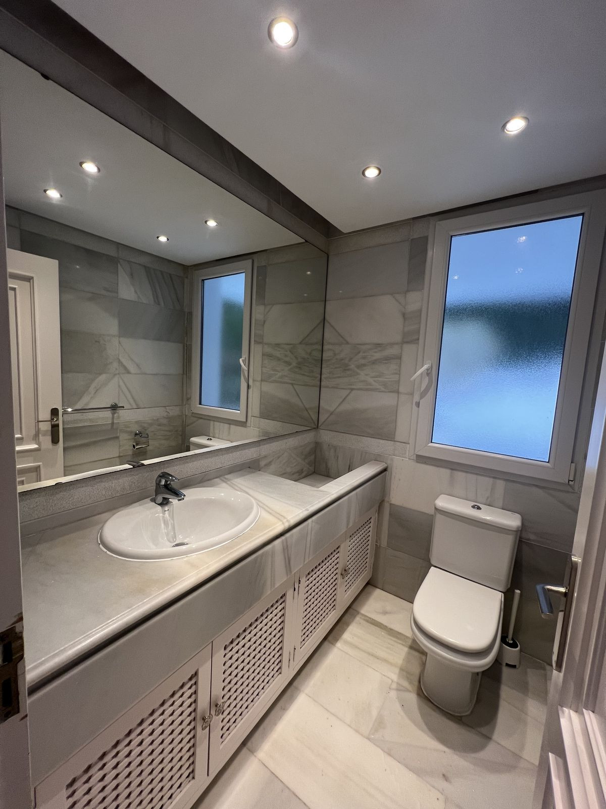 5 Bed Townhouse for sale in Nueva Andalucía Costa Del Sol, Málaga, Spain