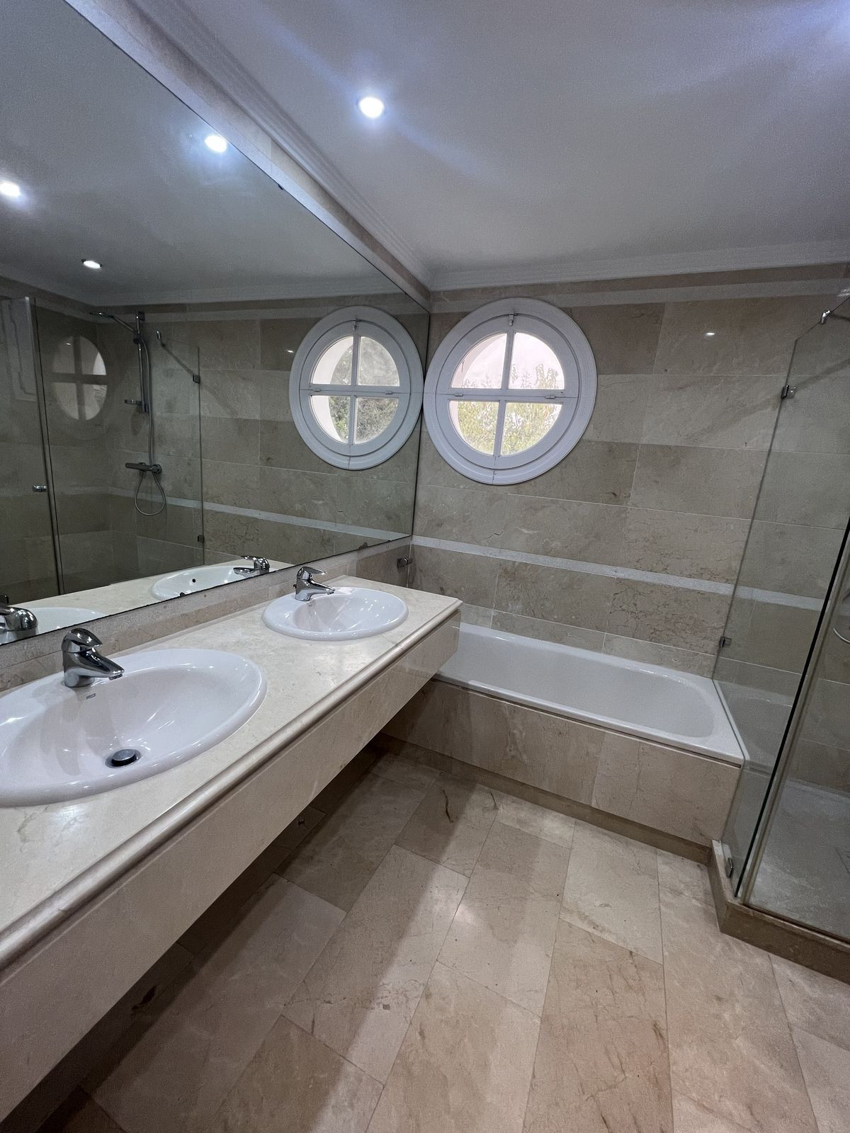 5 Bed Townhouse for sale in Nueva Andalucía Costa Del Sol, Málaga, Spain