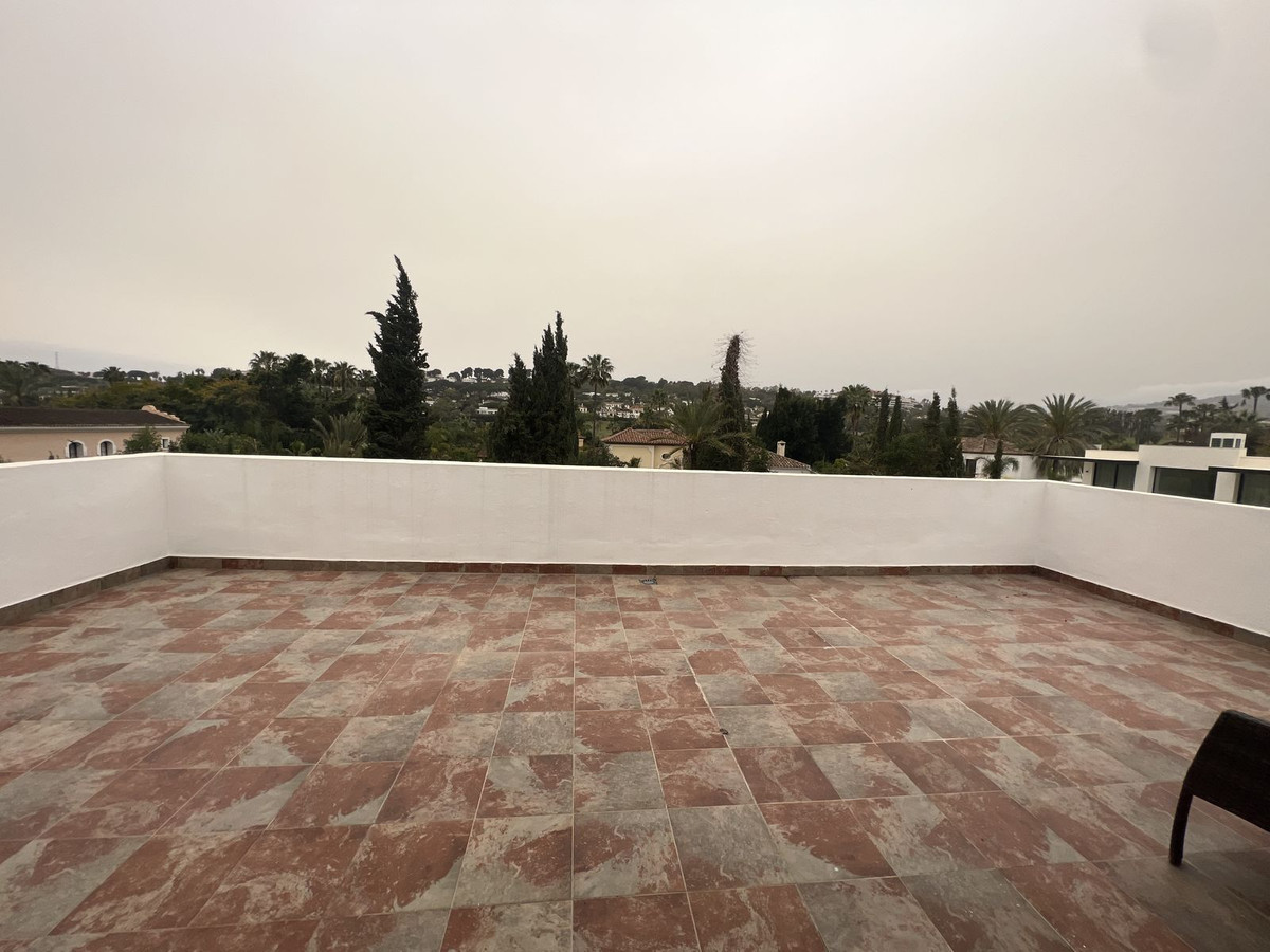 5 Bed Townhouse for sale in Nueva Andalucía Costa Del Sol, Málaga, Spain