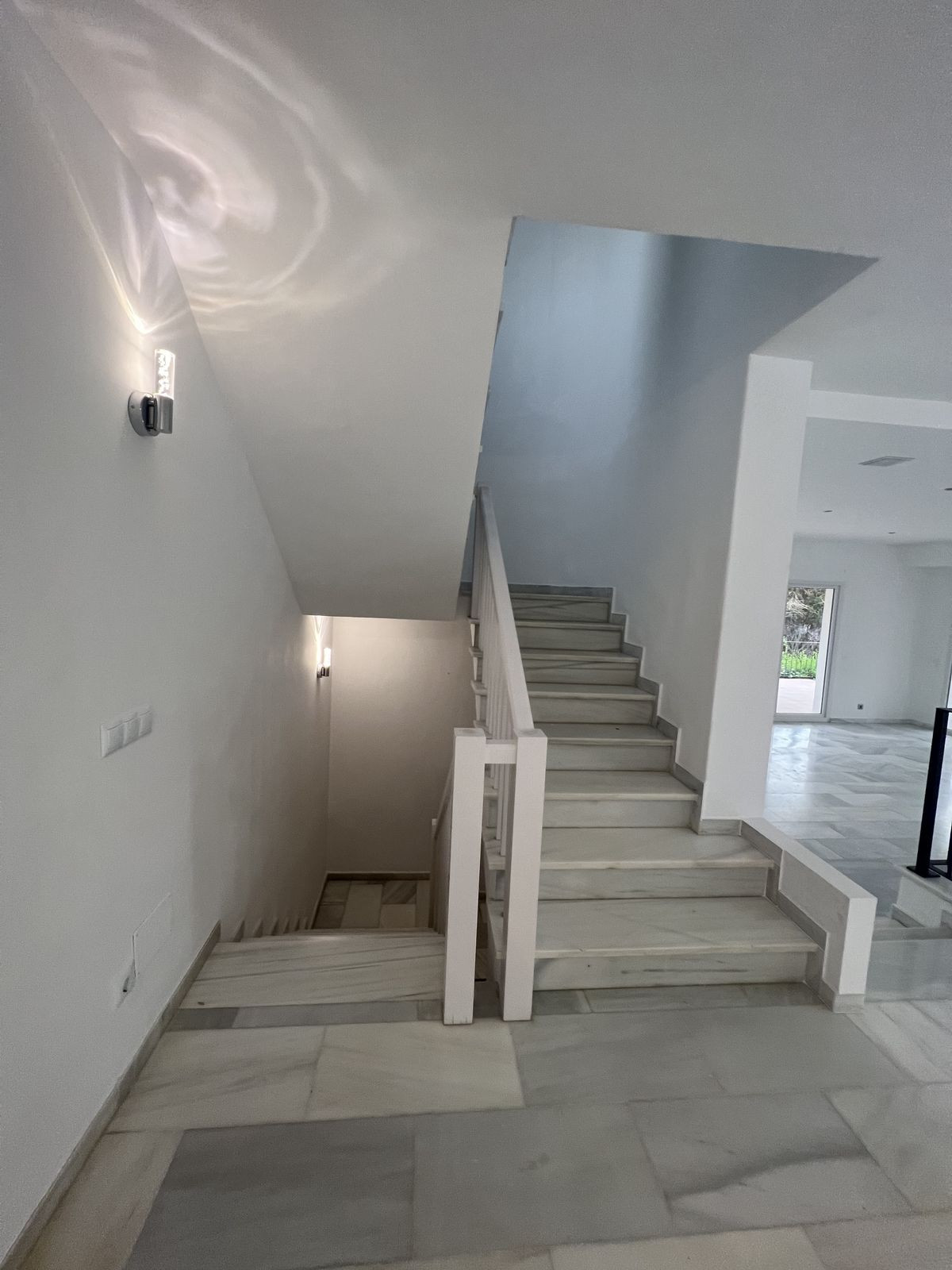 5 Bed Townhouse for sale in Nueva Andalucía Costa Del Sol, Málaga, Spain
