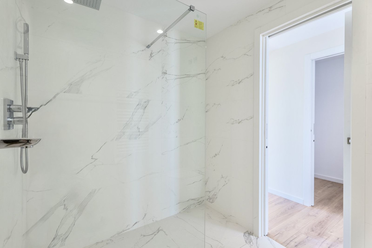 2 Bed Townhouse for sale in Sierrezuela Costa Del Sol, Málaga, Spain