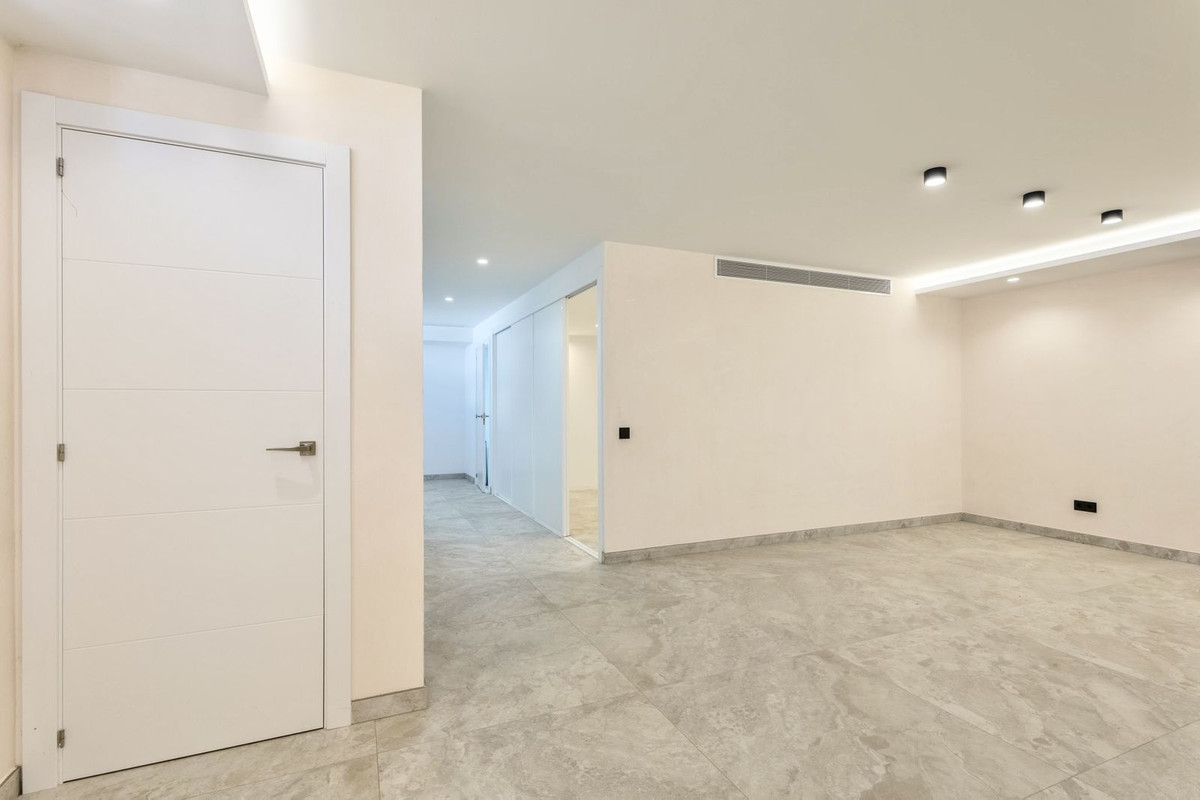 2 Bed Townhouse for sale in Sierrezuela Costa Del Sol, Málaga, Spain