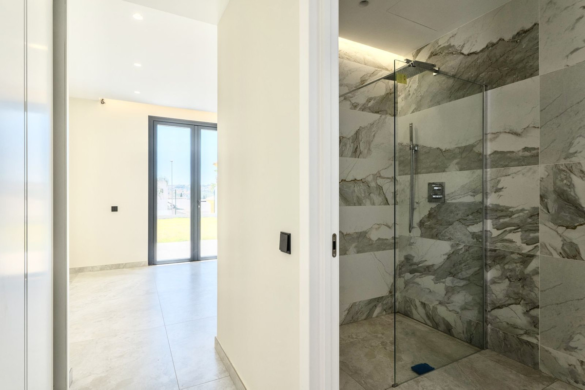 2 Bed Townhouse for sale in Sierrezuela Costa Del Sol, Málaga, Spain