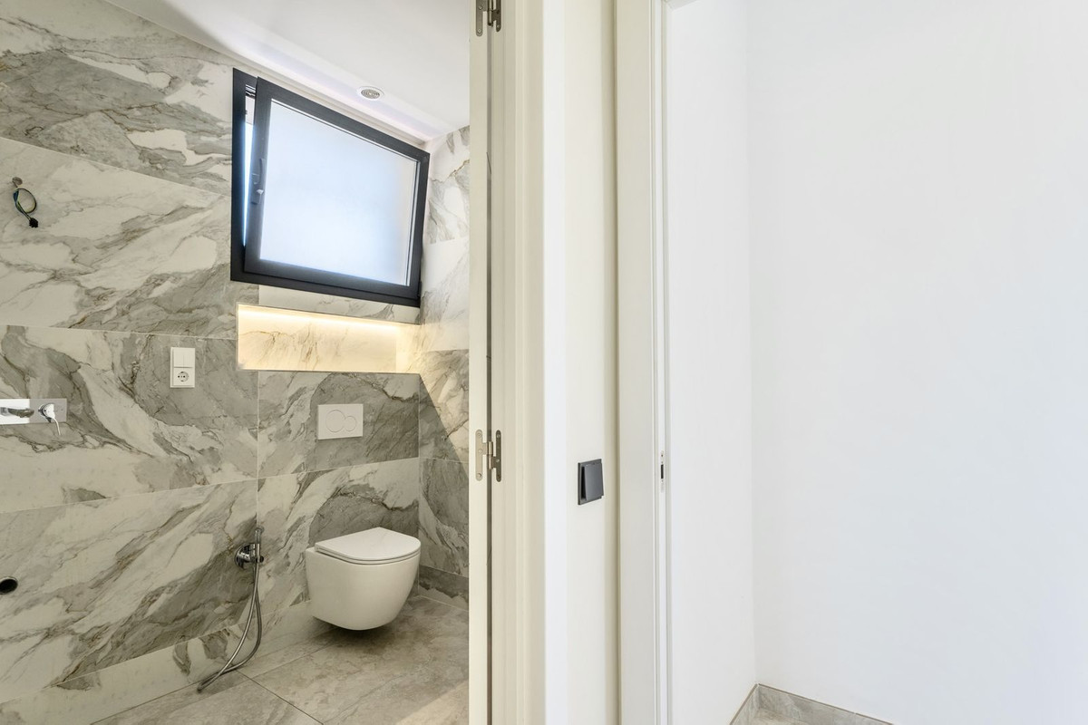 2 Bed Townhouse for sale in Sierrezuela Costa Del Sol, Málaga, Spain