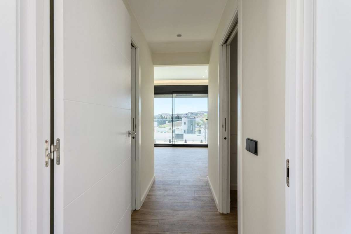 2 Bed Townhouse for sale in Sierrezuela Costa Del Sol, Málaga, Spain