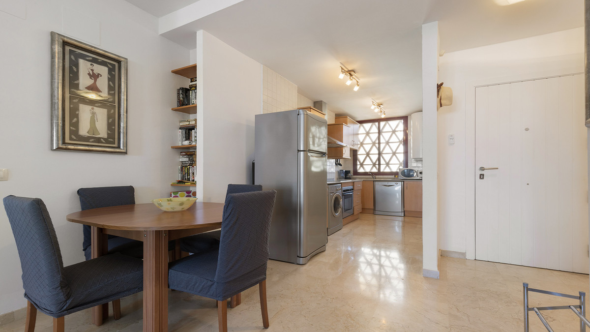 Se vende Apartamento Planta Media de 2 dormitorios en Costa Del Sol, Málaga, España