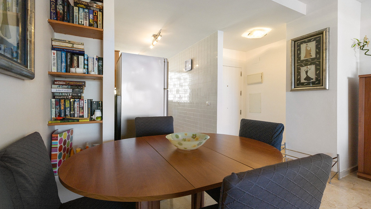 Se vende Apartamento Planta Media de 2 dormitorios en Costa Del Sol, Málaga, España