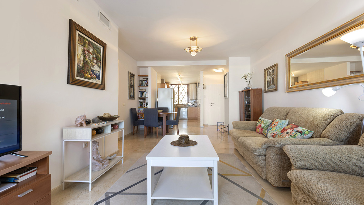 Se vende Apartamento Planta Media de 2 dormitorios en Costa Del Sol, Málaga, España