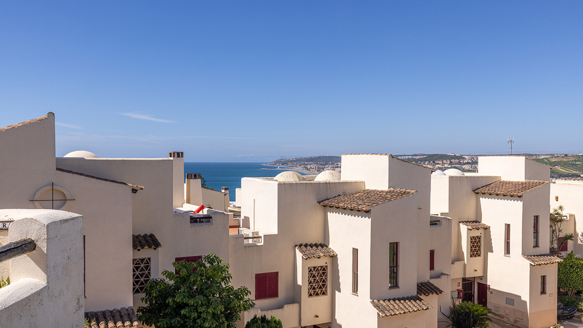 Se vende Apartamento Planta Media de 2 dormitorios en Costa Del Sol, Málaga, España
