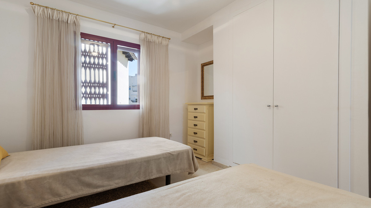Se vende Apartamento Planta Media de 2 dormitorios en Costa Del Sol, Málaga, España