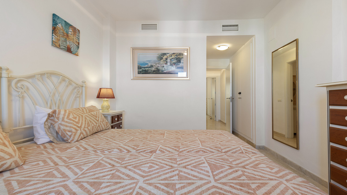 Se vende Apartamento Planta Media de 2 dormitorios en Costa Del Sol, Málaga, España