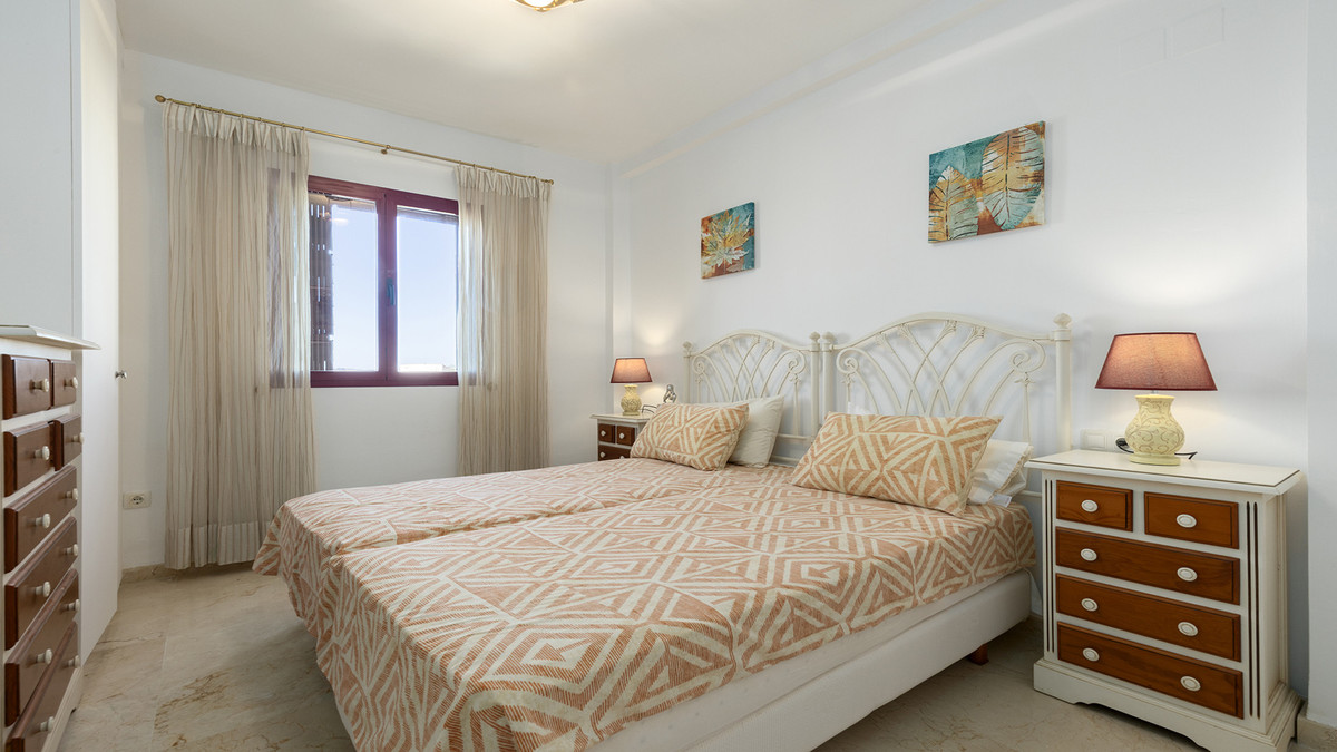 Se vende Apartamento Planta Media de 2 dormitorios en Costa Del Sol, Málaga, España