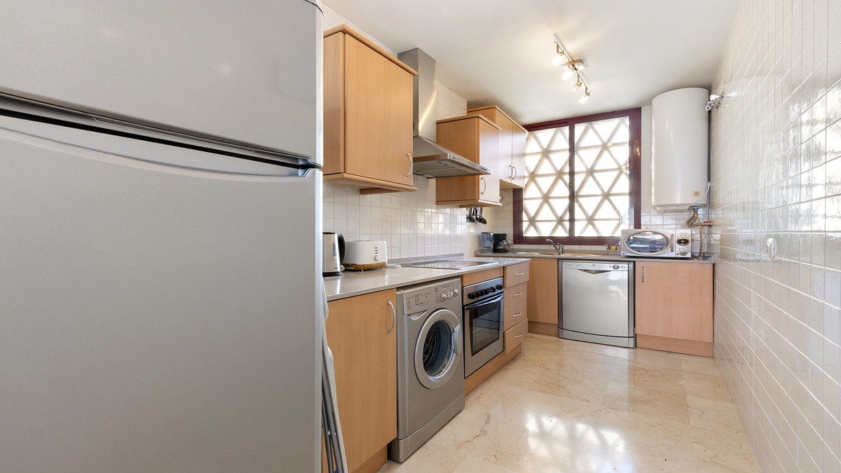 Se vende Apartamento Planta Media de 2 dormitorios en Costa Del Sol, Málaga, España