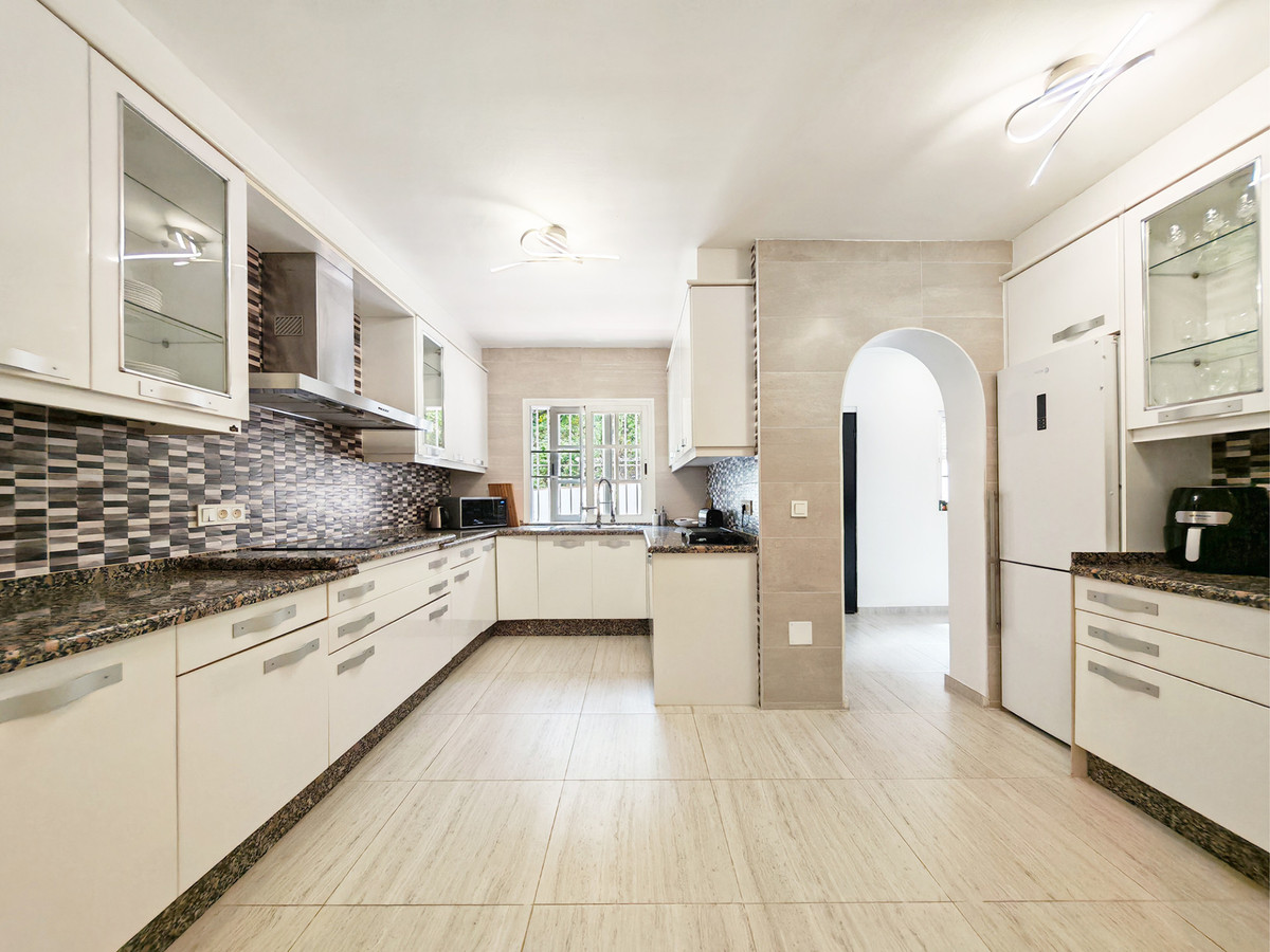 3 Bed Townhouse for sale in Benalmadena Costa Del Sol, Málaga, Spain