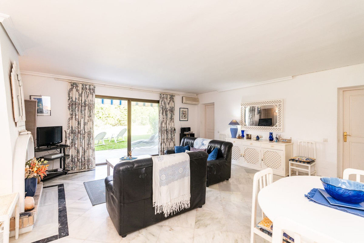 Se vende Apartamento Planta Baja de 2 dormitorios en Costa Del Sol, Málaga, España