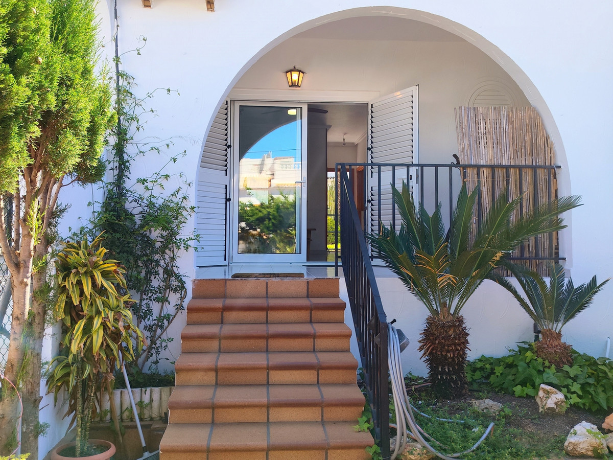 Se vende Bungalow de 2 dormitorios en Costa Blanca, Alicante, España