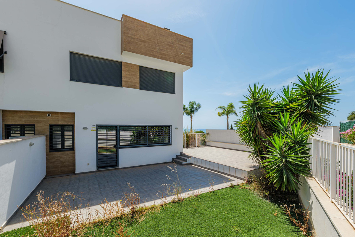 4 Bed Townhouse for sale in Málaga Este Costa Del Sol, Málaga, Spain