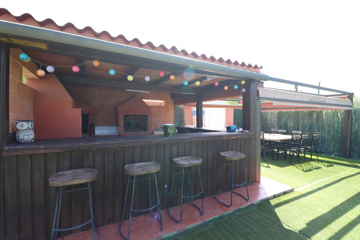 4 Bed Townhouse for sale in Benferri Costa Blanca, Alicante, Spain