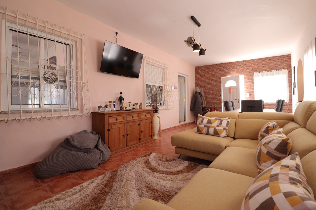 4 Bed Townhouse for sale in Benferri Costa Blanca, Alicante, Spain