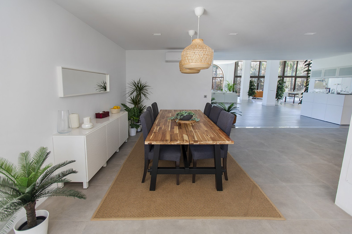 Se vende Villa - Chalet de 10 dormitorios en Costa Del Sol, Málaga, España