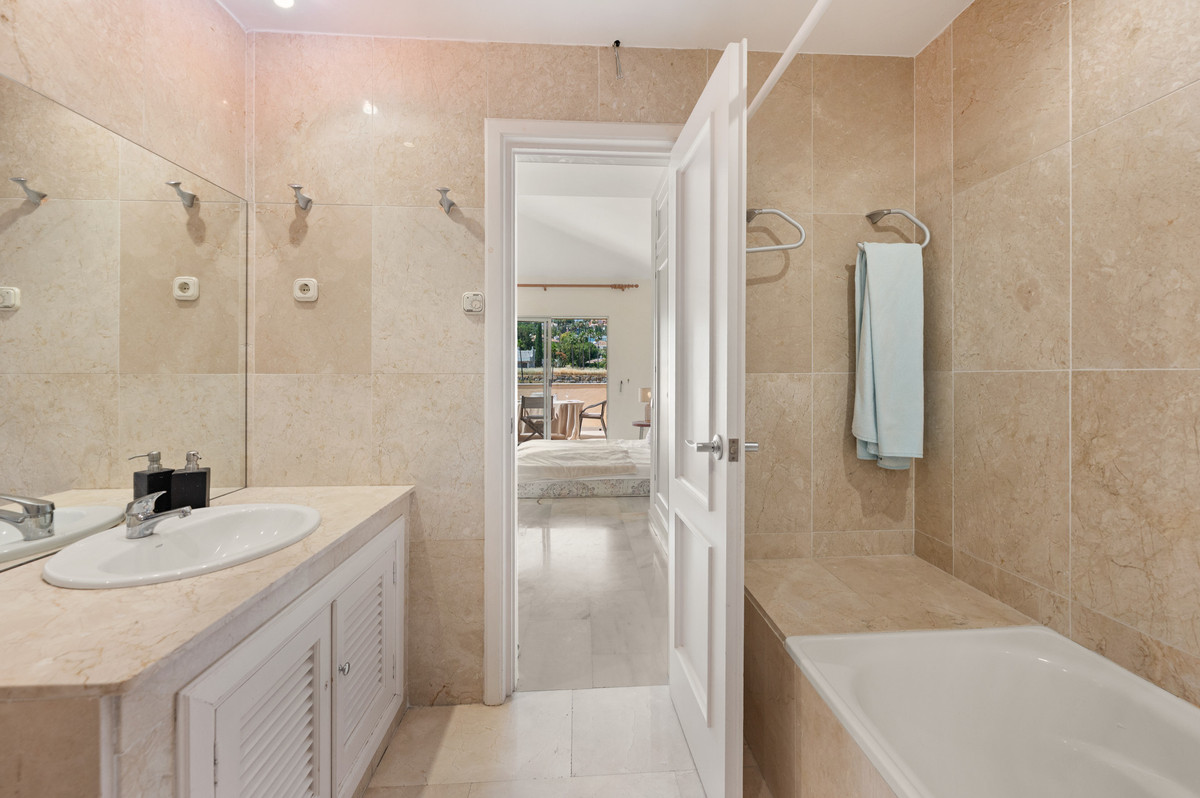 3 Bed Apartment for sale in Nueva Andalucía Costa Del Sol, Málaga, Spain