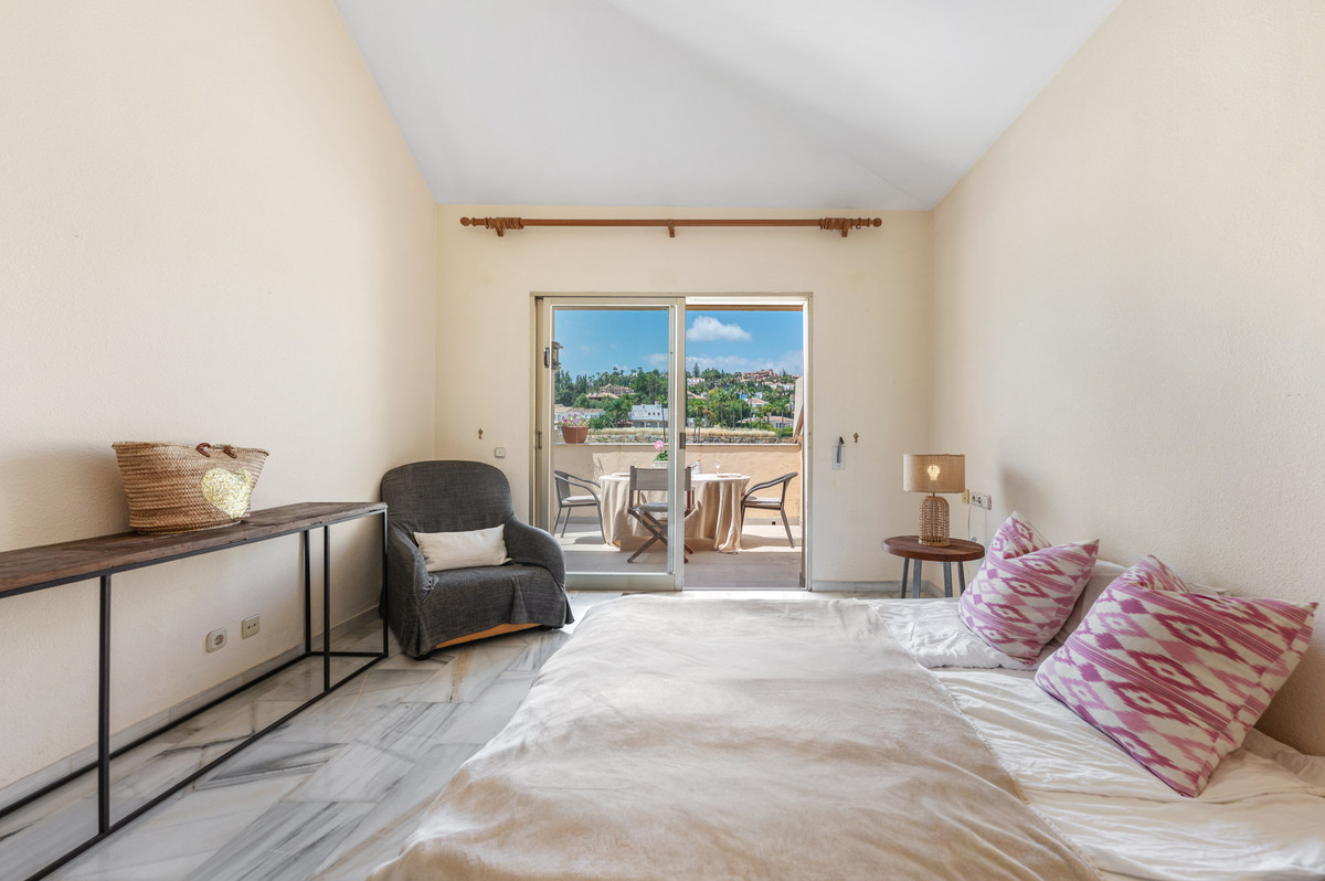 3 Bed Apartment for sale in Nueva Andalucía Costa Del Sol, Málaga, Spain