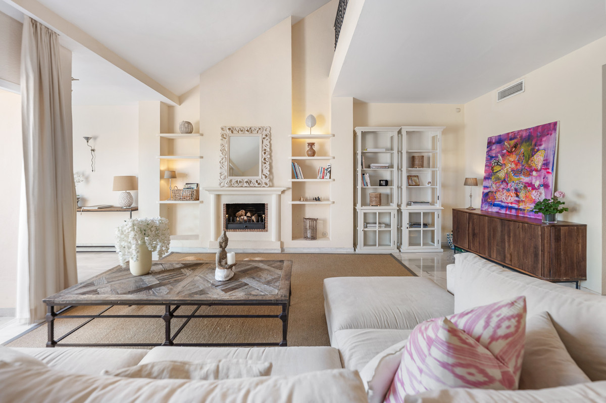 3 Bed Apartment for sale in Nueva Andalucía Costa Del Sol, Málaga, Spain