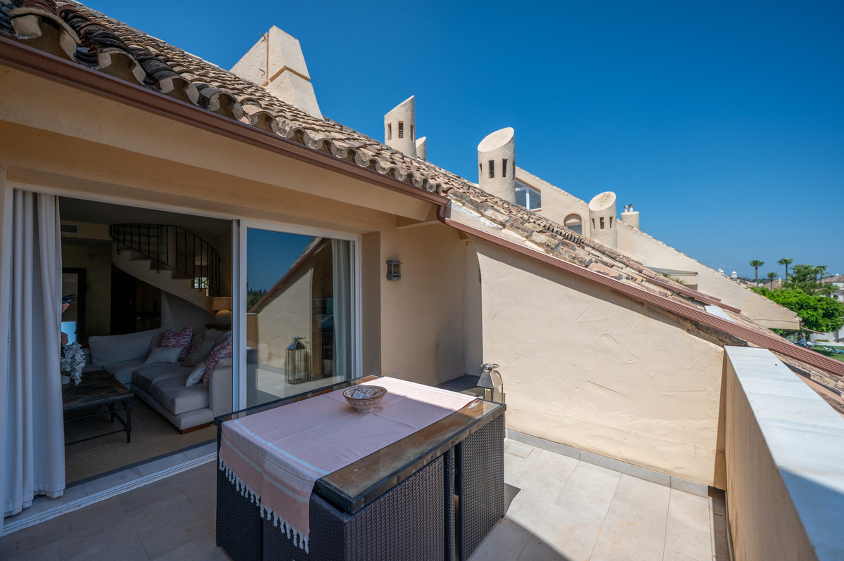 3 Bed Apartment for sale in Nueva Andalucía Costa Del Sol, Málaga, Spain