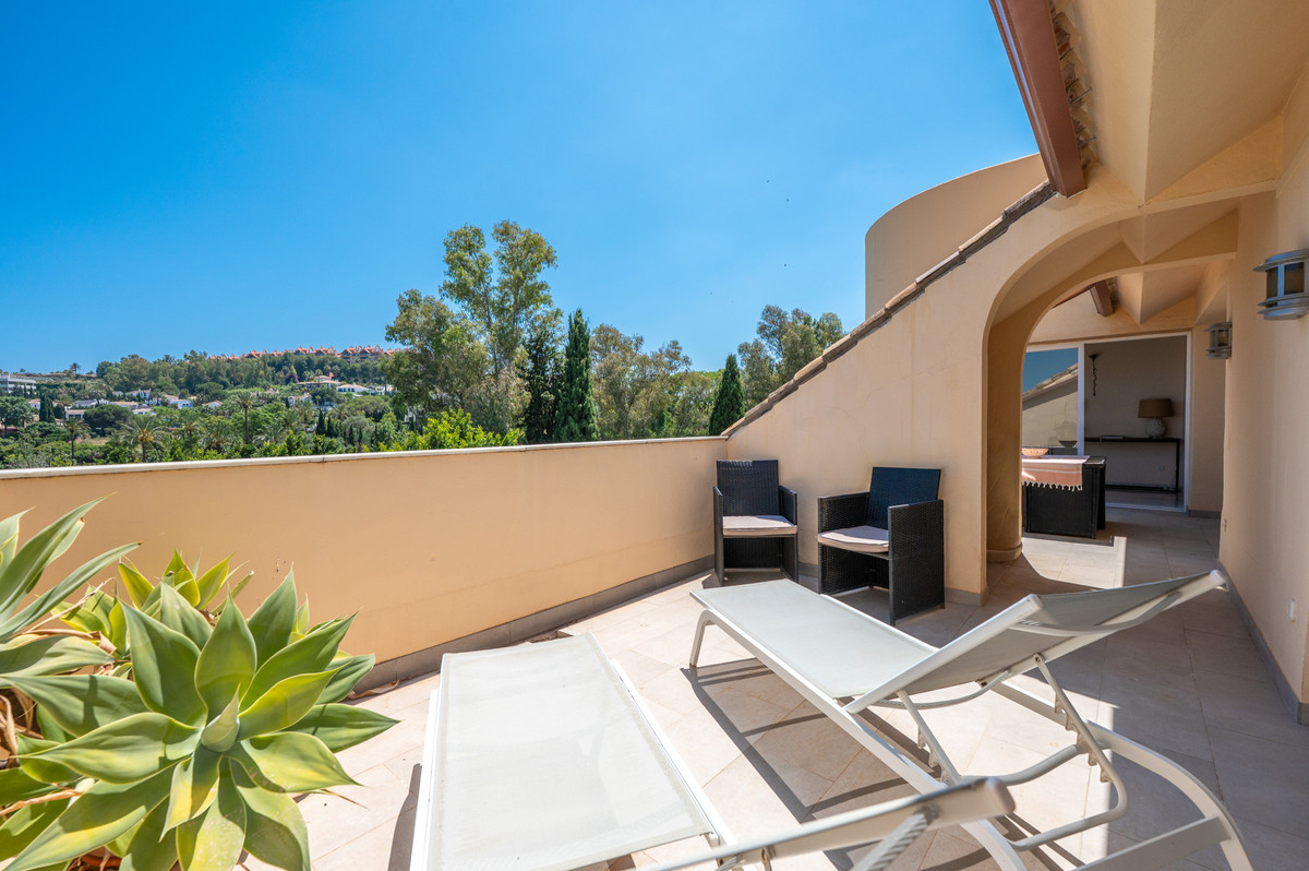 3 Bed Apartment for sale in Nueva Andalucía Costa Del Sol, Málaga, Spain