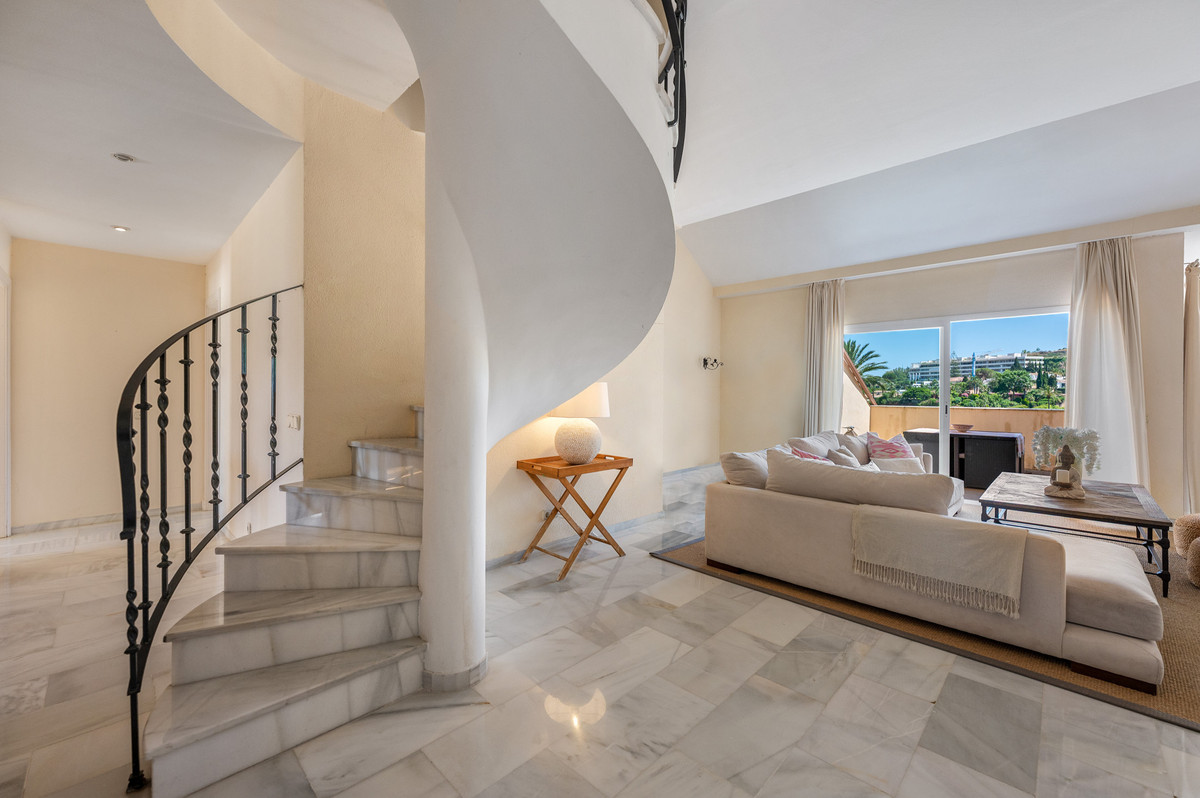 3 Bed Apartment for sale in Nueva Andalucía Costa Del Sol, Málaga, Spain
