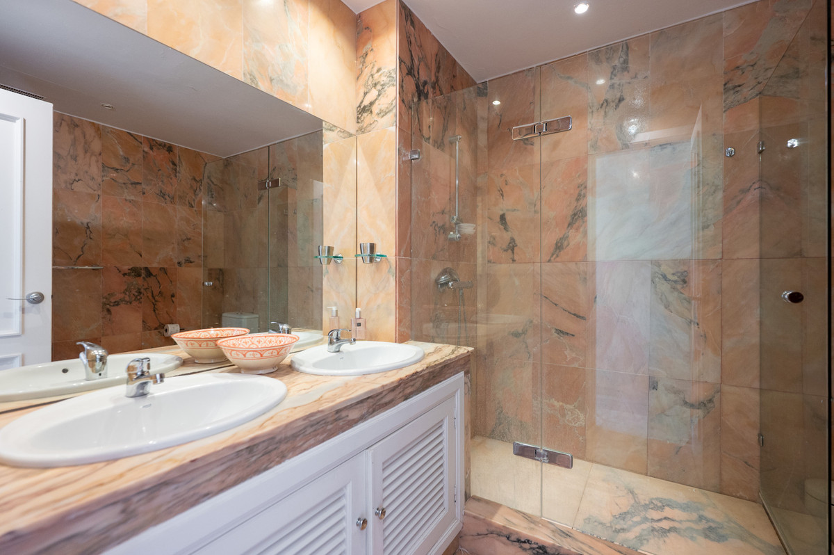 3 Bed Apartment for sale in Nueva Andalucía Costa Del Sol, Málaga, Spain