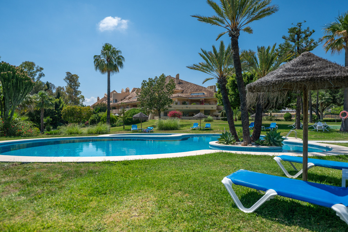 3 Bed Apartment for sale in Nueva Andalucía Costa Del Sol, Málaga, Spain
