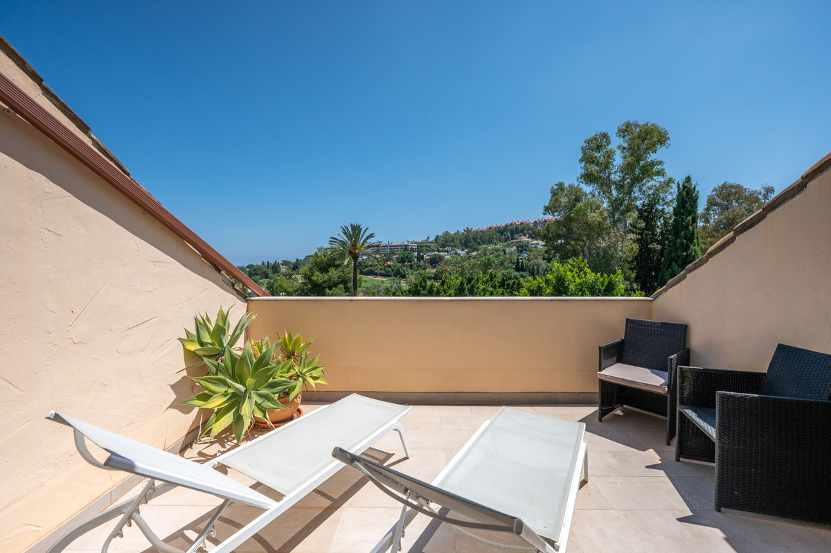 3 Bed Apartment for sale in Nueva Andalucía Costa Del Sol, Málaga, Spain