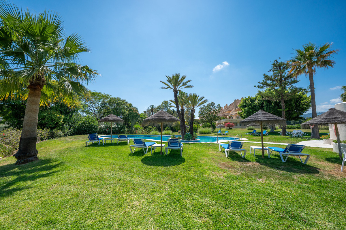 3 Bed Apartment for sale in Nueva Andalucía Costa Del Sol, Málaga, Spain